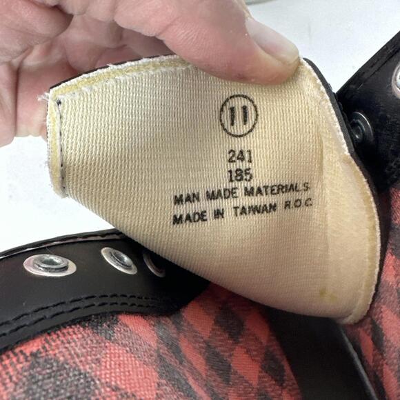 Vintage Black Figure Skates w/ Canadian Maple Leaf Logo Size 11 - Picture 7 of 7